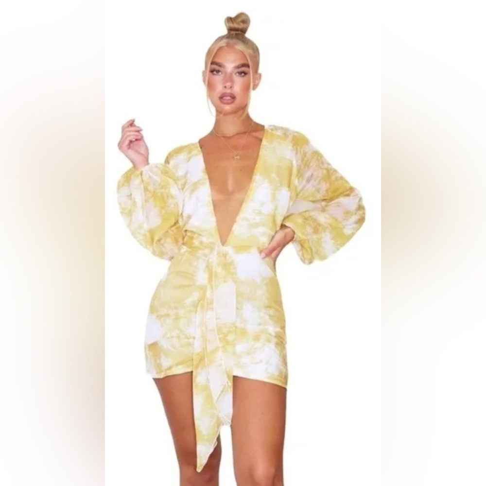 PrettyLittleThing Yellow Tie-Dye Plunge Robe